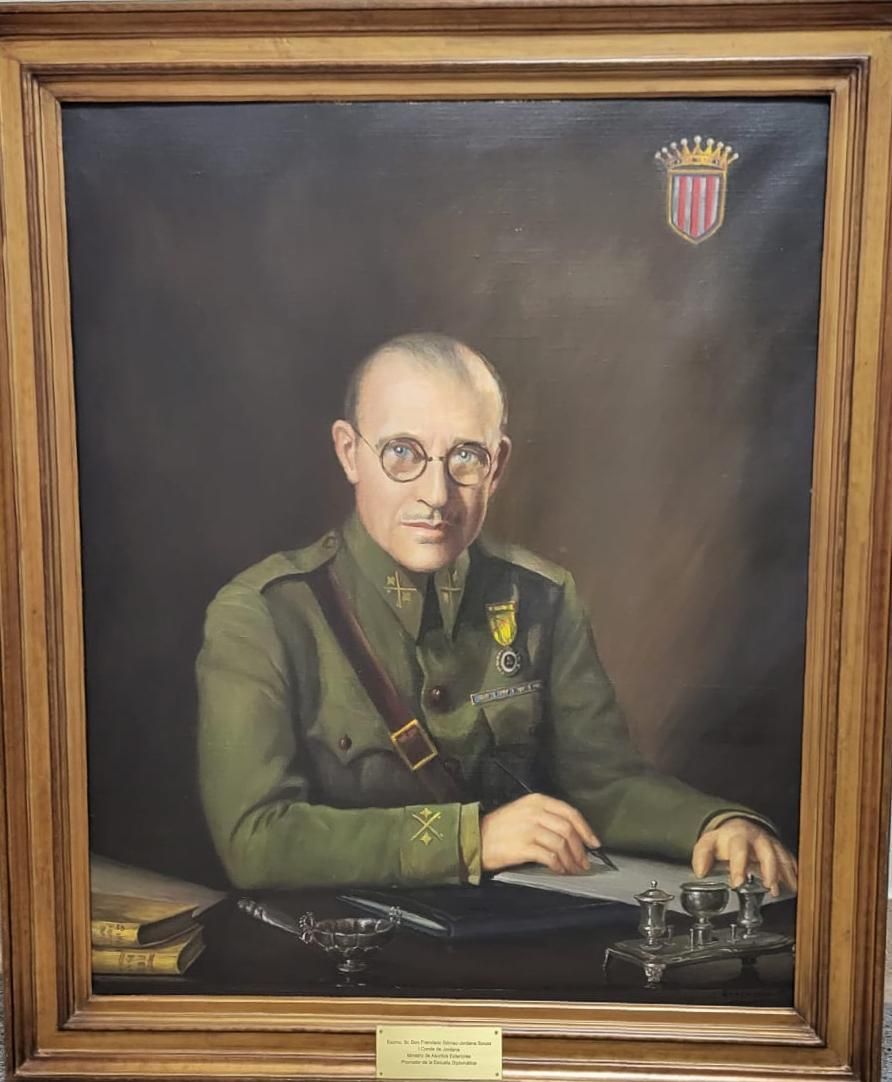 Retrato del ex ministro franquista Gómez-Jordana retirado por Exteriores de la Escuela Diplomática.