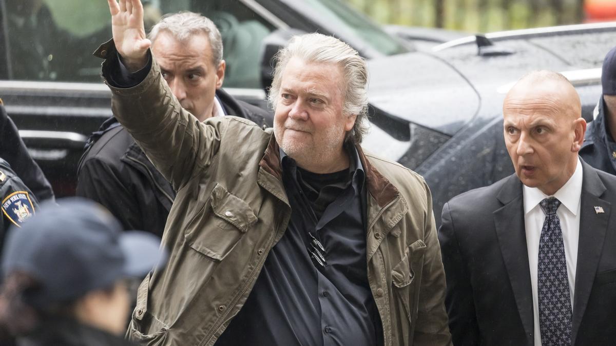 Un juez ordena a Steve Bannon, exasesor de Trump, que ingrese en prisión en julio