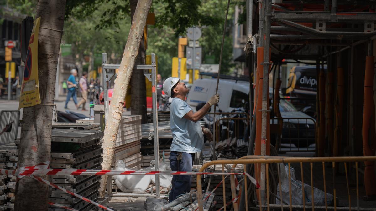 La reforma laboral reduce la temporalidad entre los jóvenes el doble que en la población general