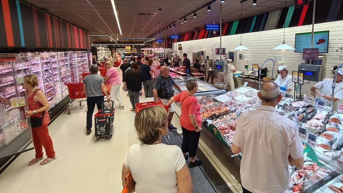 El gasto de las familias en el supermercado alcanza el récord de 444 euros al mes, desde los 357 euros de 2019