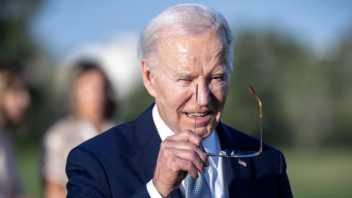 La campaña de Biden se tambalea entre críticas, rumores y desmentidos