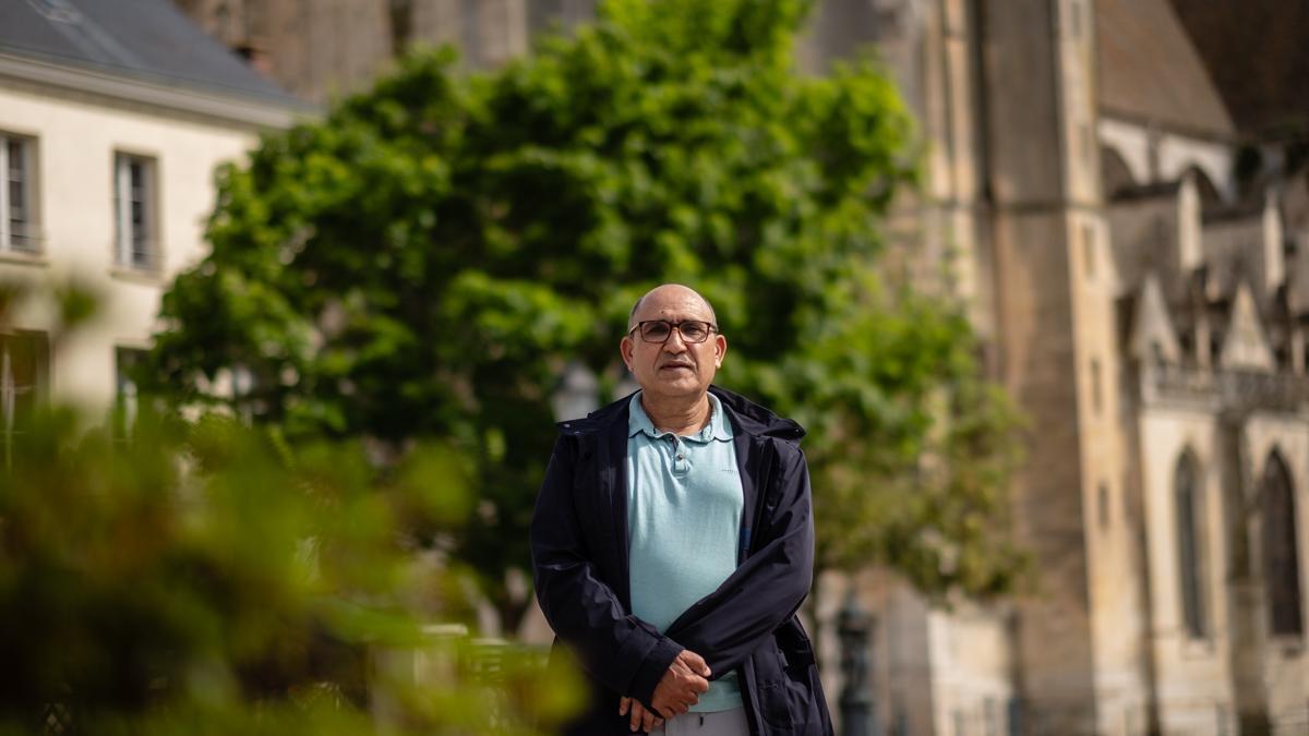 Mohamed Bougafer, inmigrante marroquí que lleva 34 años en la ciudad y es miembro del partido Ecologista.