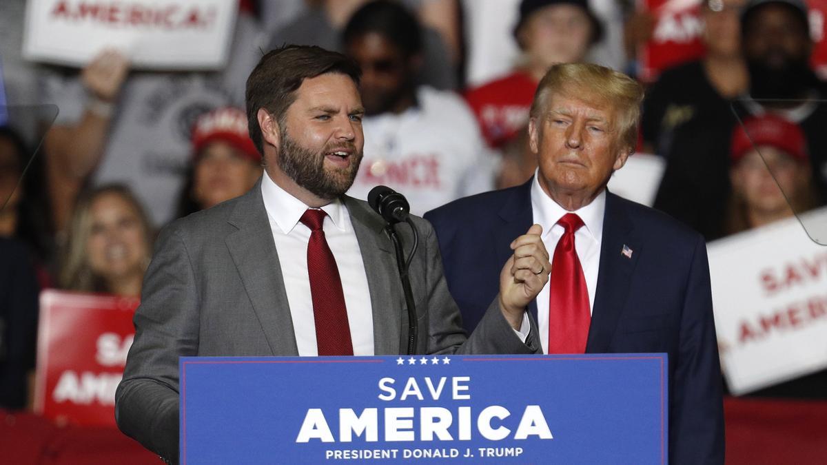 Trump elige a J.D. Vance, senador de Ohio, como candidato a vicepresidente