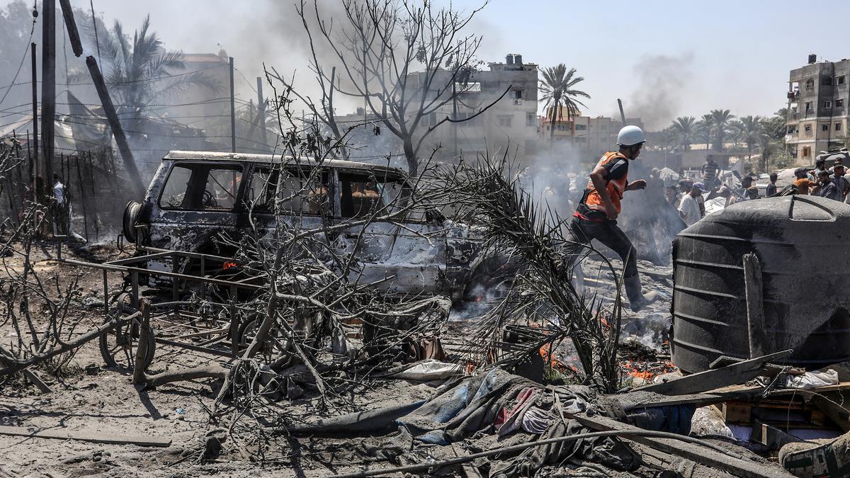 Un ataque israelí en una zona humanitaria de Gaza causa más de 70 muertos y centenares de heridos