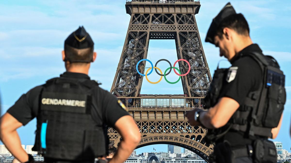 Un policía apuñalado en el centro de París a una semana para el inicio de los Juegos Olímpicos