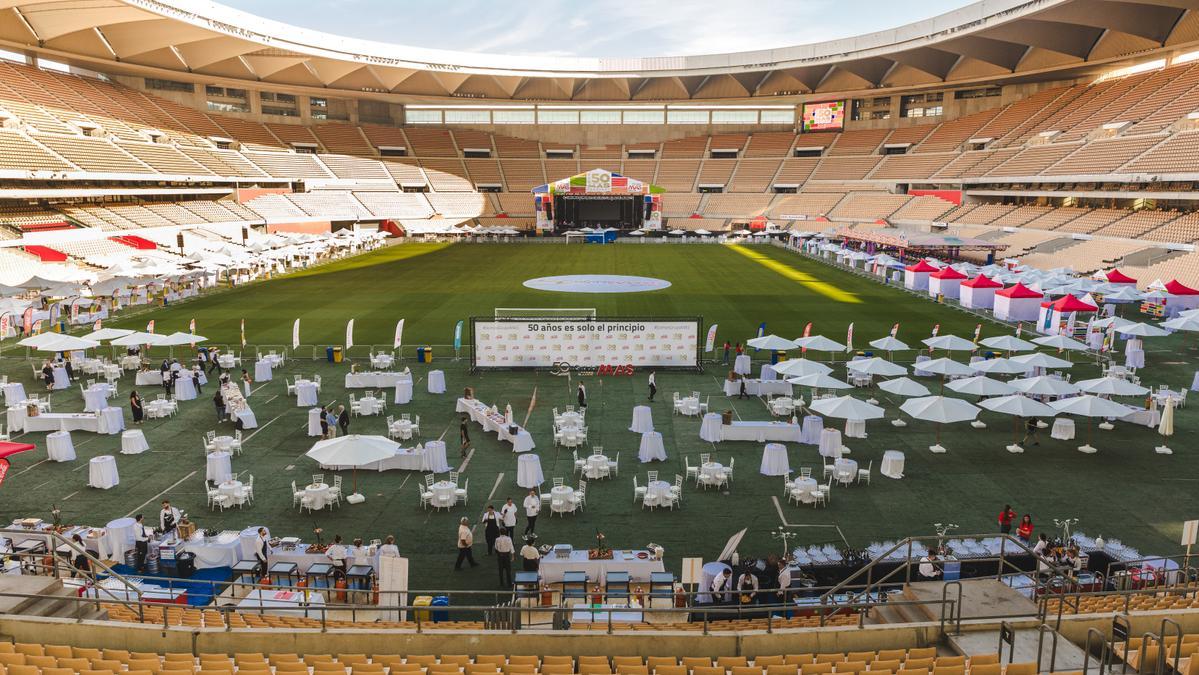 Aniversario de la Cadena de supermercados MAS en el Estadio de la Cartuja