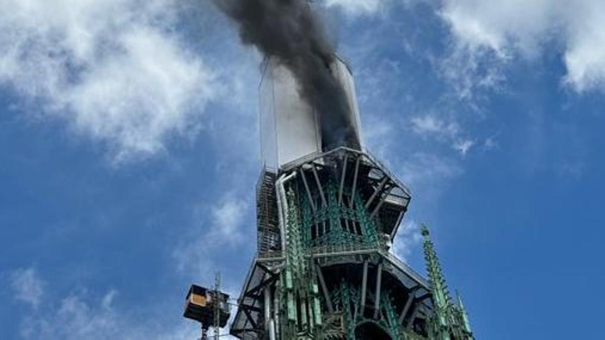 Un incendio se declara en la catedral de la ciudad francesa de Rouen