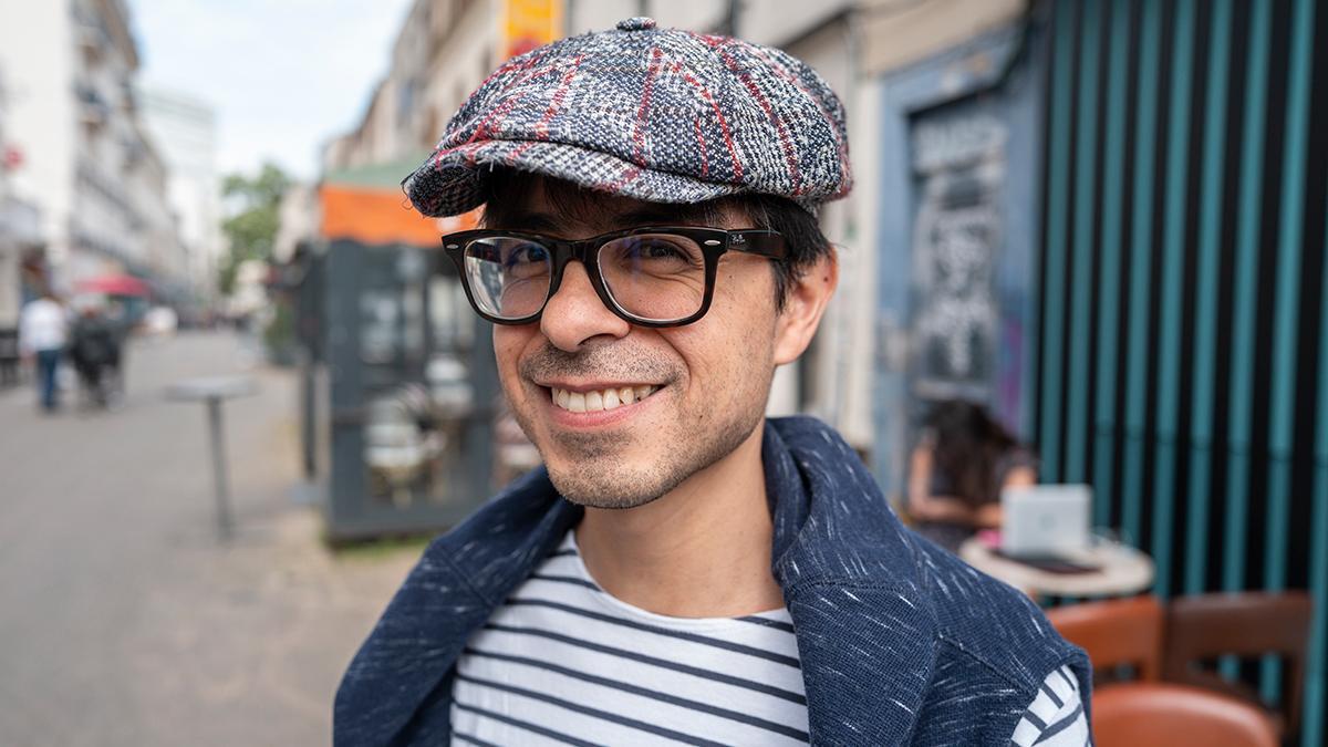 Luis, un recepcionista mexicano-francés de 42 años que vive en Montreuil.