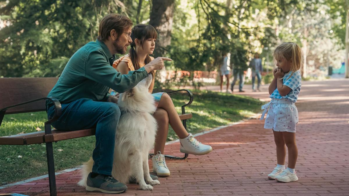 Santiago Segura con dos de sus hijas ficticias