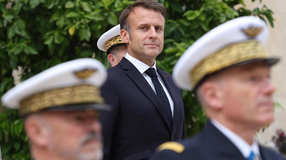 Macron trata de evitar un clima de fin de reinado entre presiones y debilitado por la derrota en las urnas