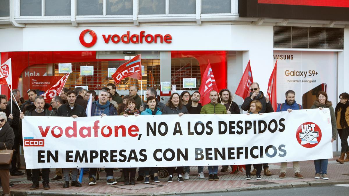 El ERE en Vodafone España se cerrará con 667 salidas voluntarias y 231 forzosas