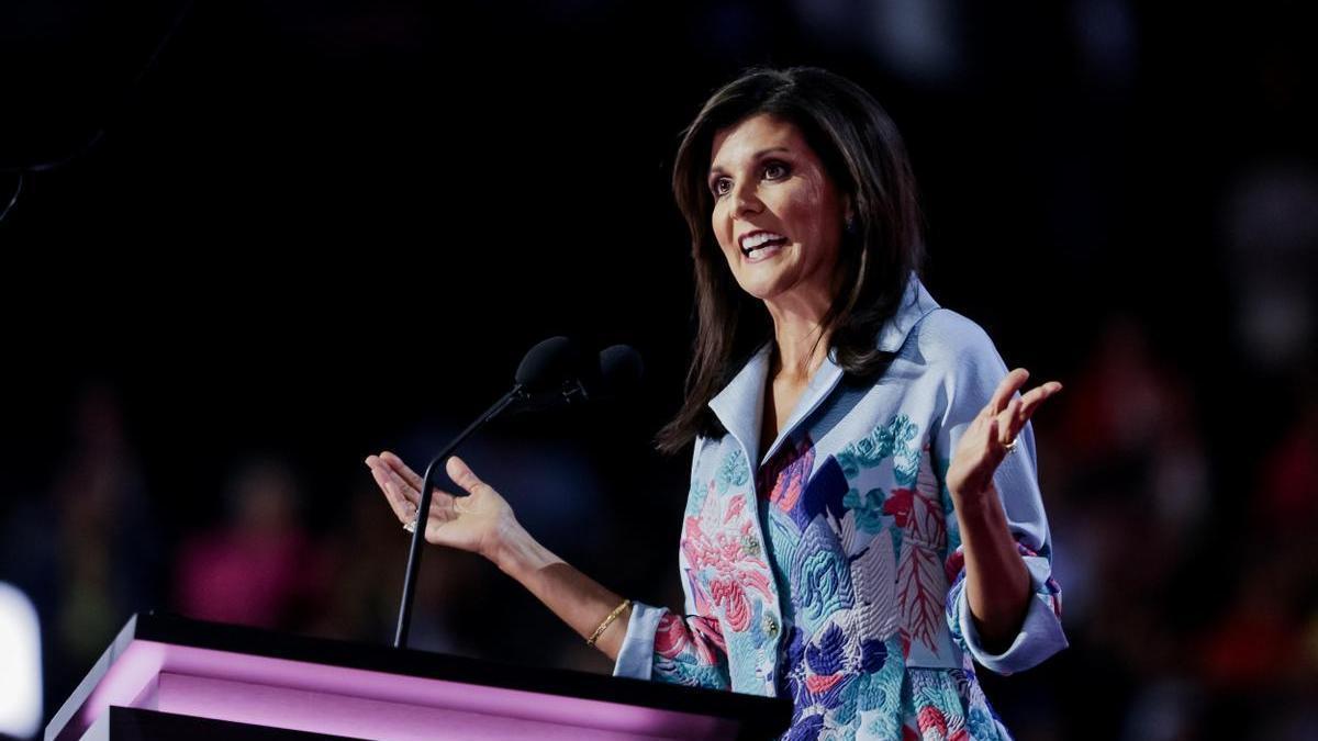 Nikki Haley durante su discurso de apoyo a Donald Trump en la convención del Partido Republicano.