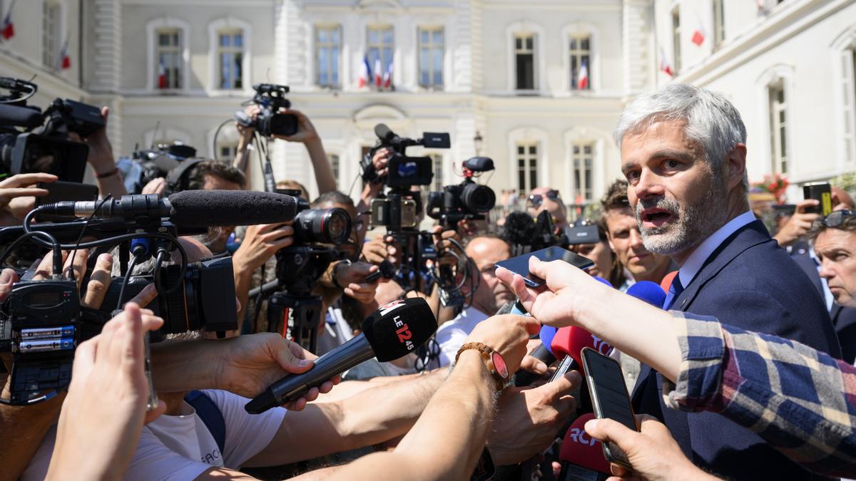 La derecha francesa tiende la mano a Macron con la propuesta de un 