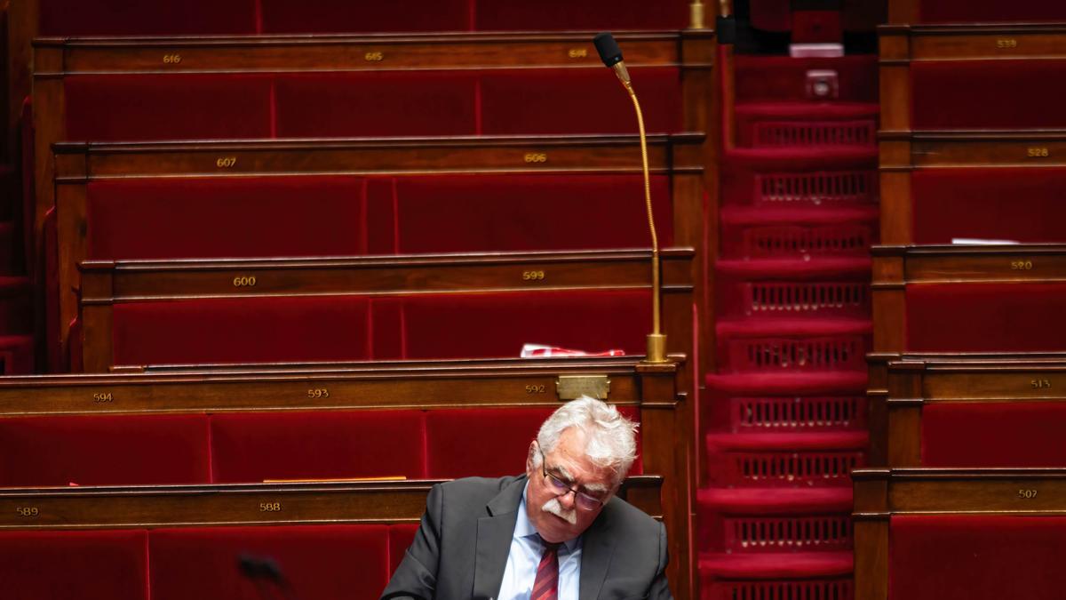 La izquierda francesa sortea un escollo y elige al comunista André Chassaigne como candidato a presidir la Asamblea