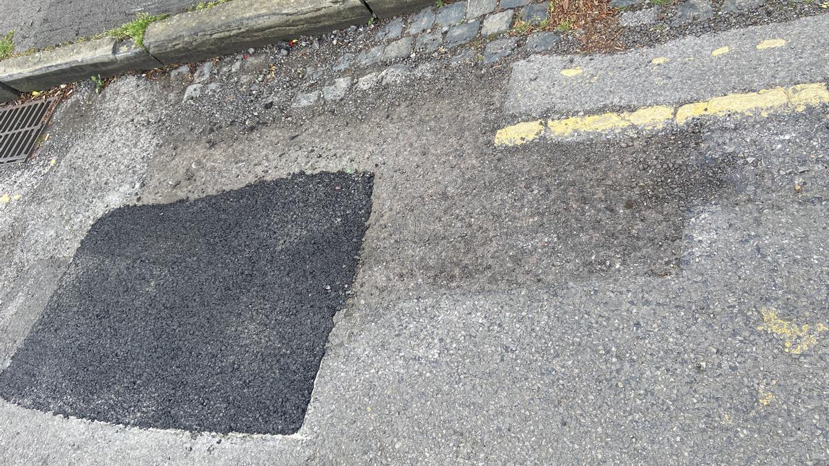 Un bache tras el arreglo en una calle de Oxford este junio.