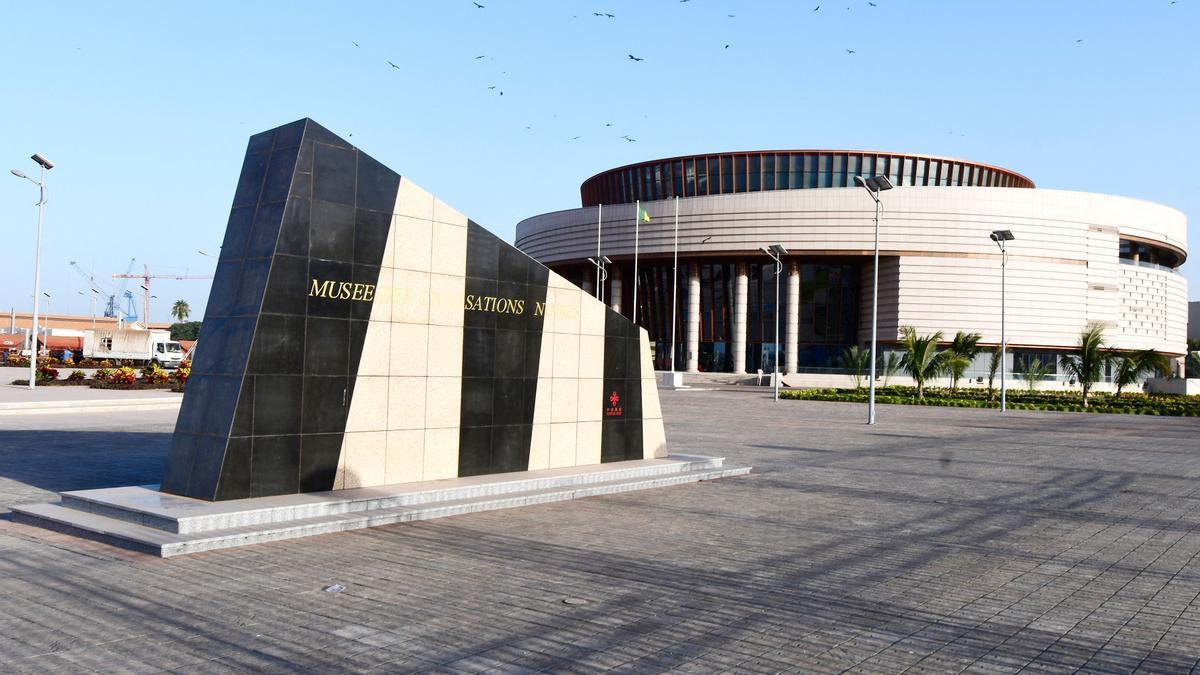 La fachada del Museo de las Civilizaciones Negras, ubicado en Dakar