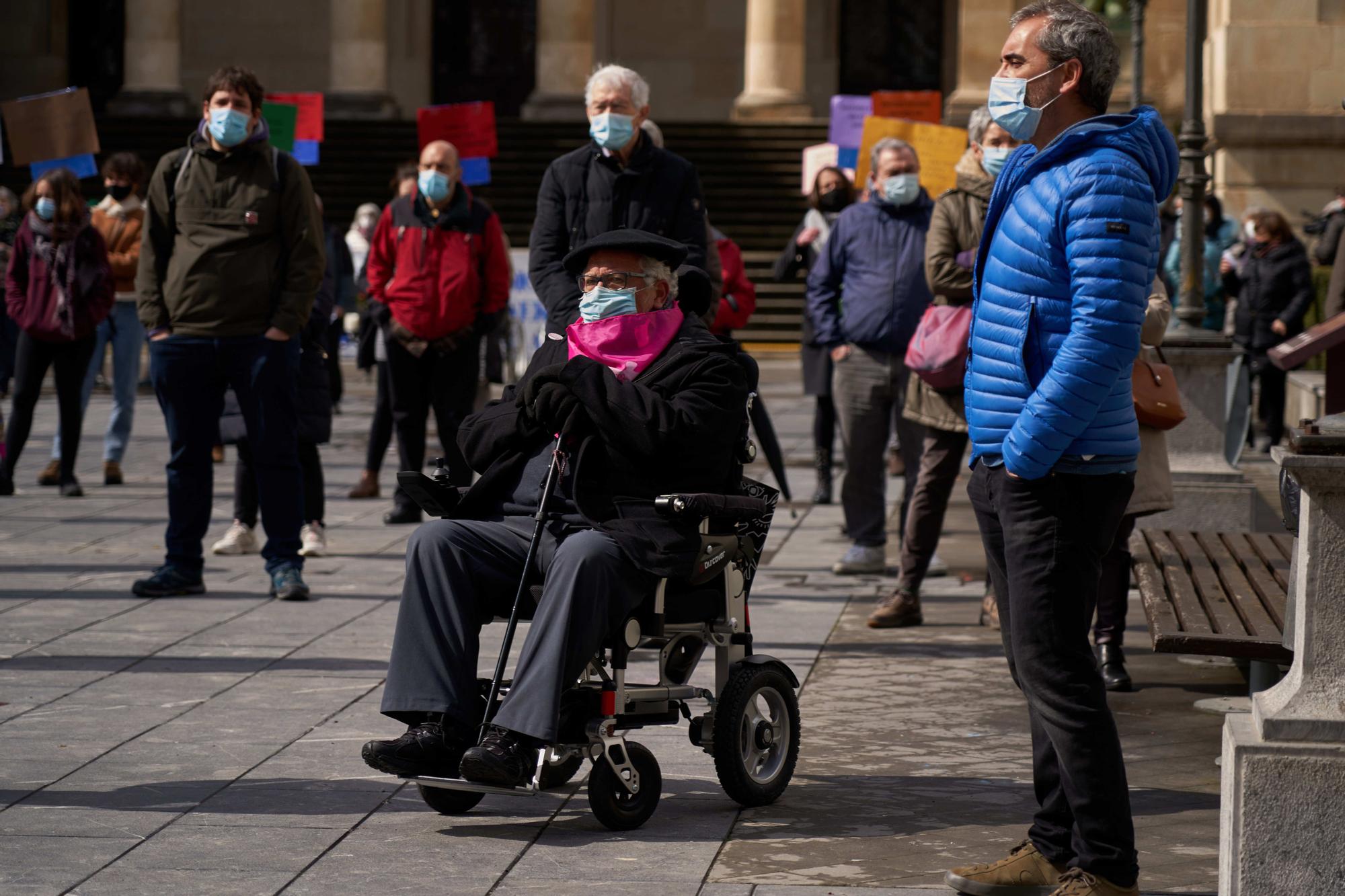 Manifestación en homenaje a los fallecidos en residencias durante la pandemia