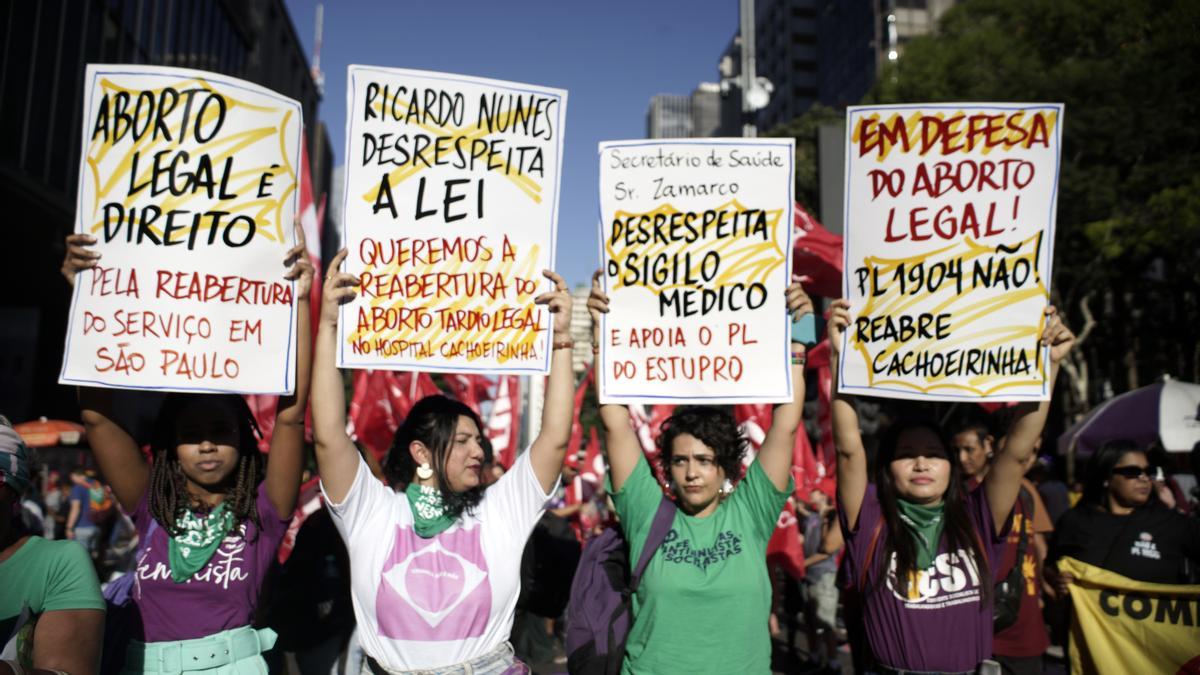 El feminismo en Brasil se levanta tras un intento del Congreso de castigar el aborto incluso en casos de violación