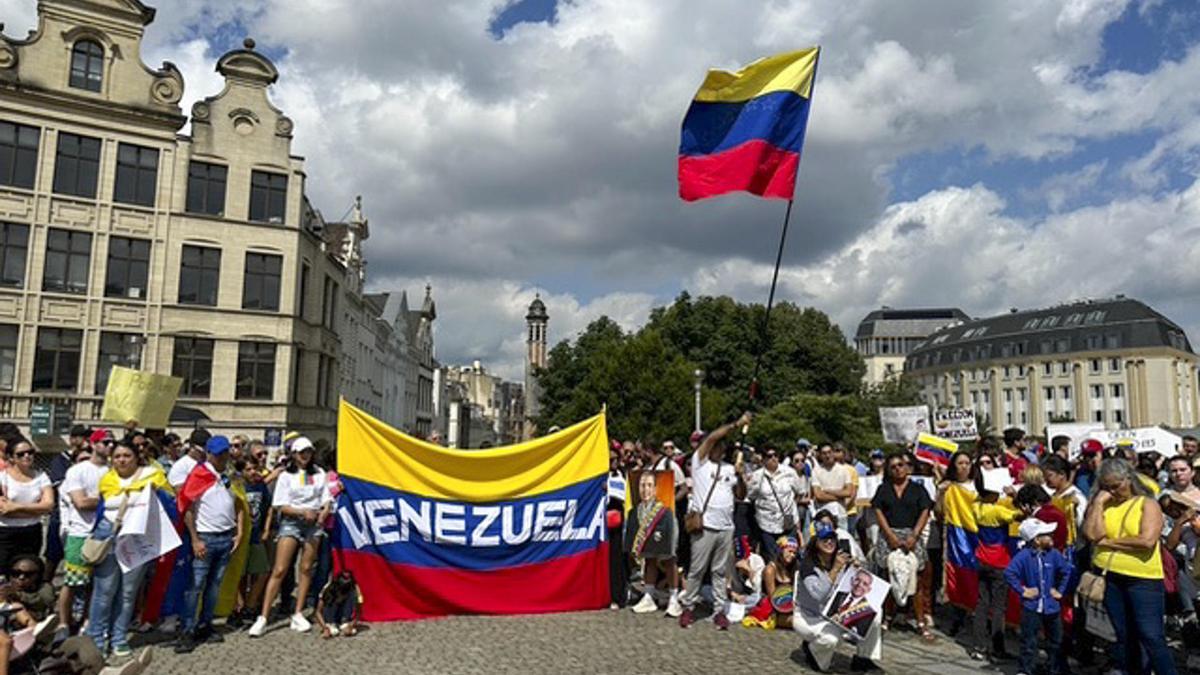 Miles de venezolanos se movilizan por todo el mundo para exigir a Maduro 