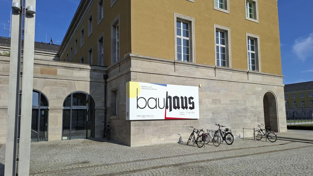 Entrada a la exposición 'Bauhaus y nacionalsocialismo', en Weimar