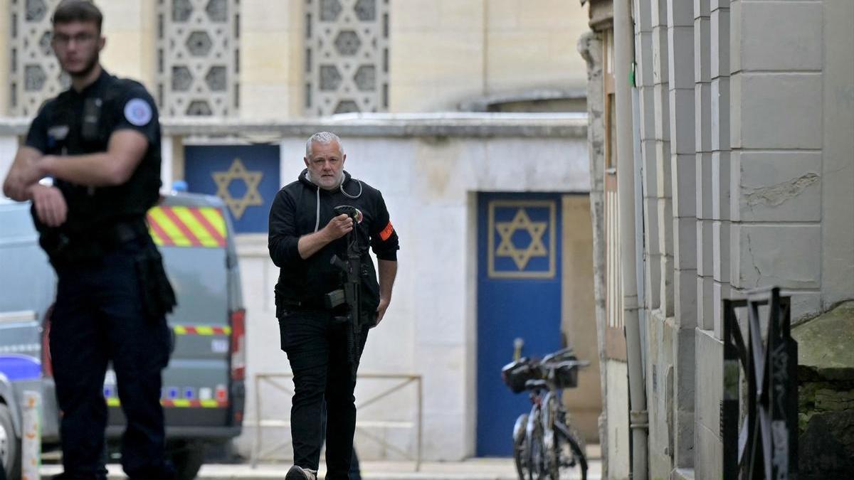 Un policía herido en un ataque contra una sinagoga en el sur de Francia