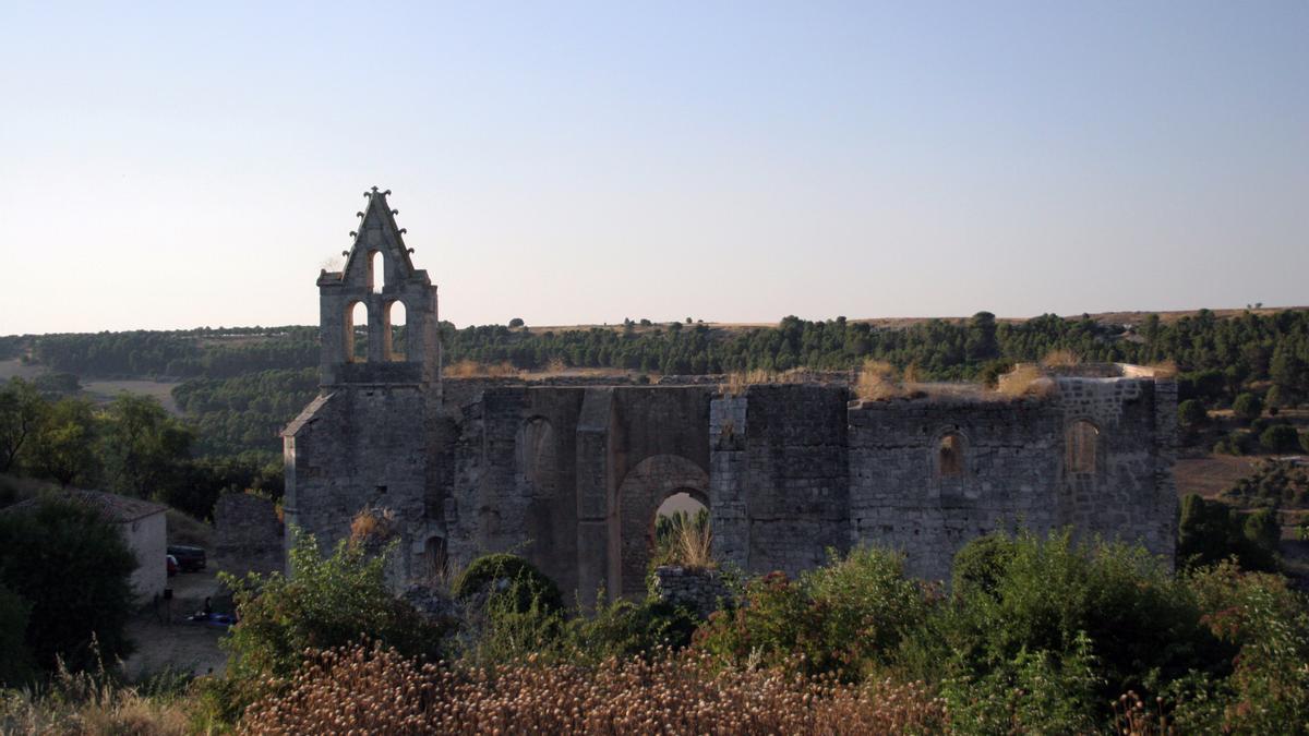 Panorámica de las ruinas del monasterio al atardecer