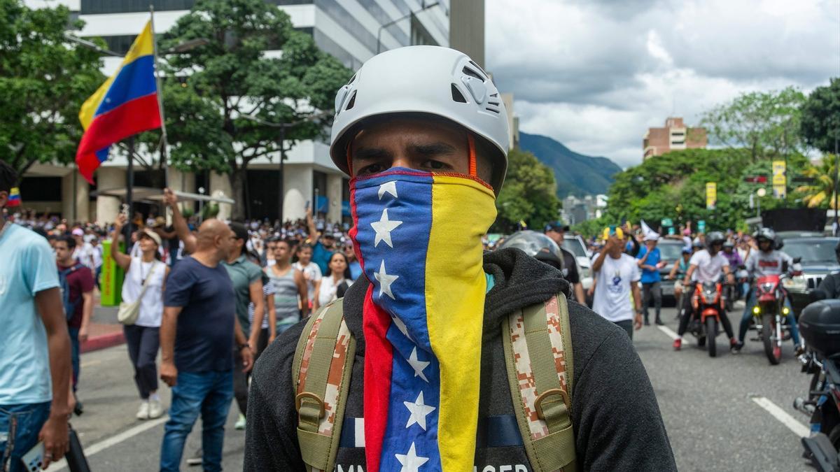 Cientos de detenidos, presión internacional y unas actas que siguen sin publicarse: la crisis en Venezuela se intensifica