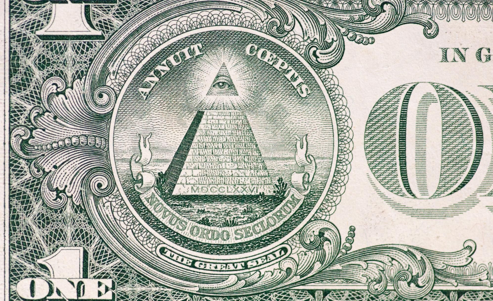 El ojo que todo lo ve, símbolo de los Illuminati, en un billete de un dólar