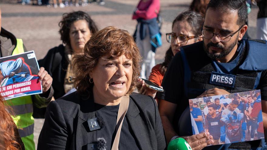 La vicepresidenta de RSF, Edith Rodríguez Cachera, habla con la prensa en la Plaza Mayor de Madrid el 26 de septiembre de 2024.