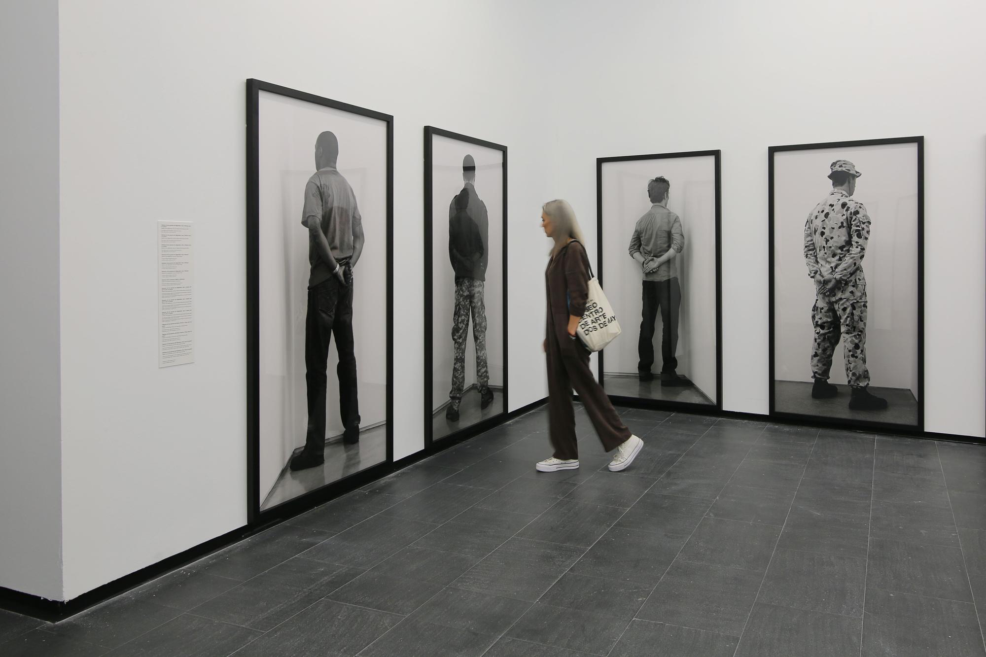 Vista de la exposición de Santiago Sierra en el Museo CA2M