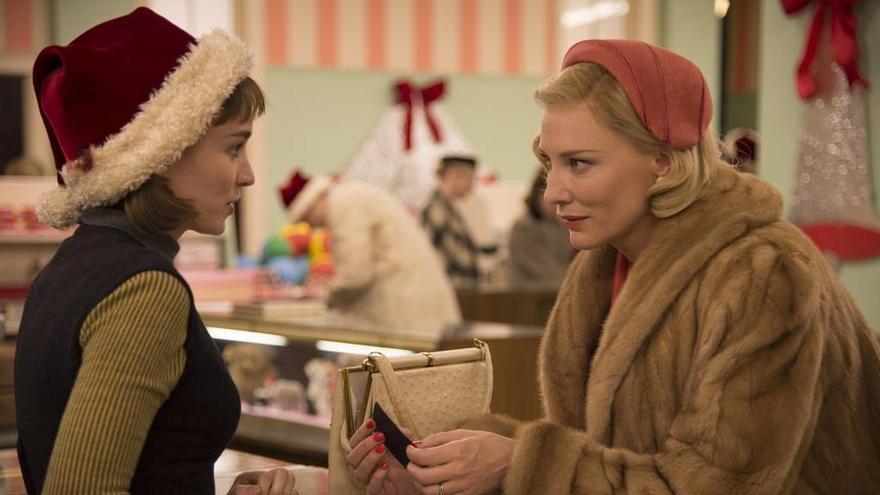 Cate Blanchett junto a Rooney Mara en la película 'Carol'