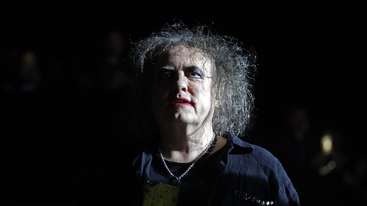 Los fans de The Cure dejan de estar tan solos con la publicación del single ‘Alone’