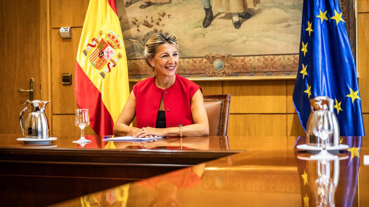 Trabajo ofrece bonificaciones y un plan de acompañamiento a las pequeñas empresas para reducir la jornada laboral