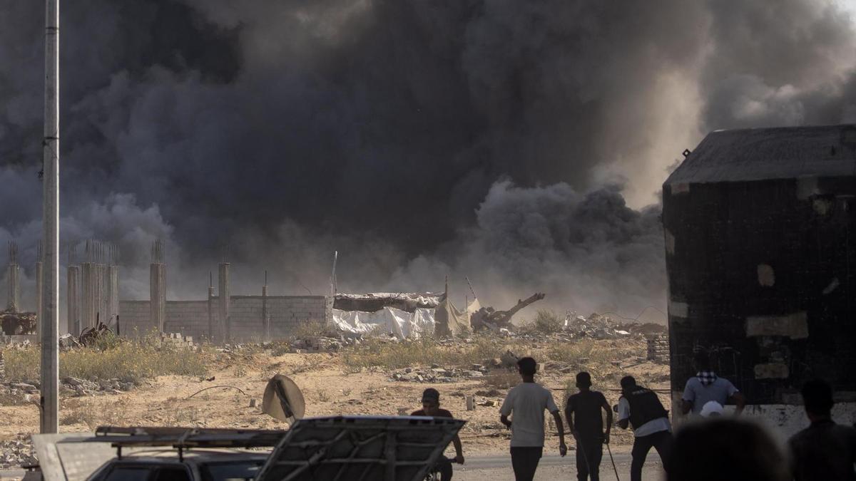 Un nuevo ataque israelí sobre la zona humanitaria de Jan Yunis deja 40 muertos y más de 60 heridos