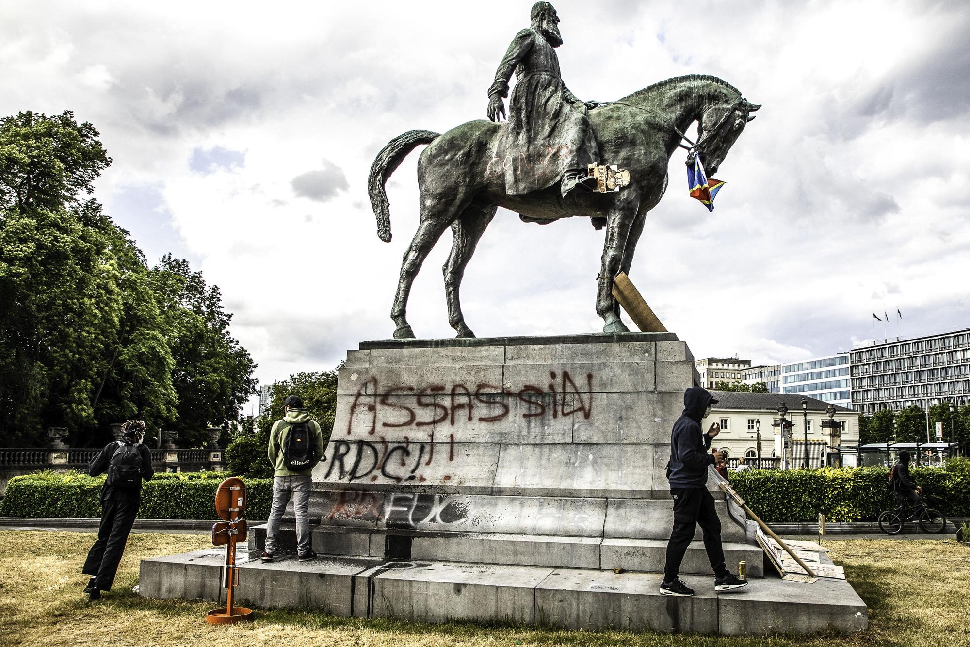 Estatua de Leopold II, pintada durante el Black Lives Matter de Bruselas.