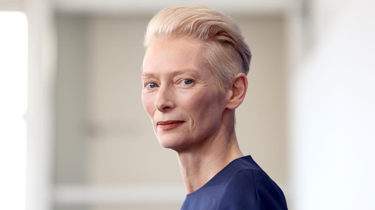 Tilda Swinton: “Pedro Almodóvar es un poeta, un maestro en plena fuerza”