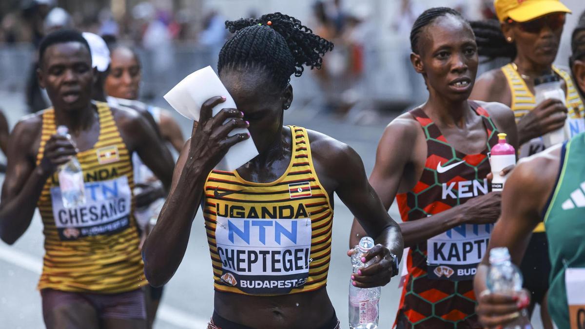 Muere el hombre que quemó a la atleta ugandesa Rebecca Cheptegei por las quemaduras que sufrió al asesinarla