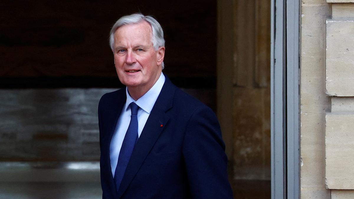 Macron nombra primer ministro al excomisario europeo conservador Michel Barnier