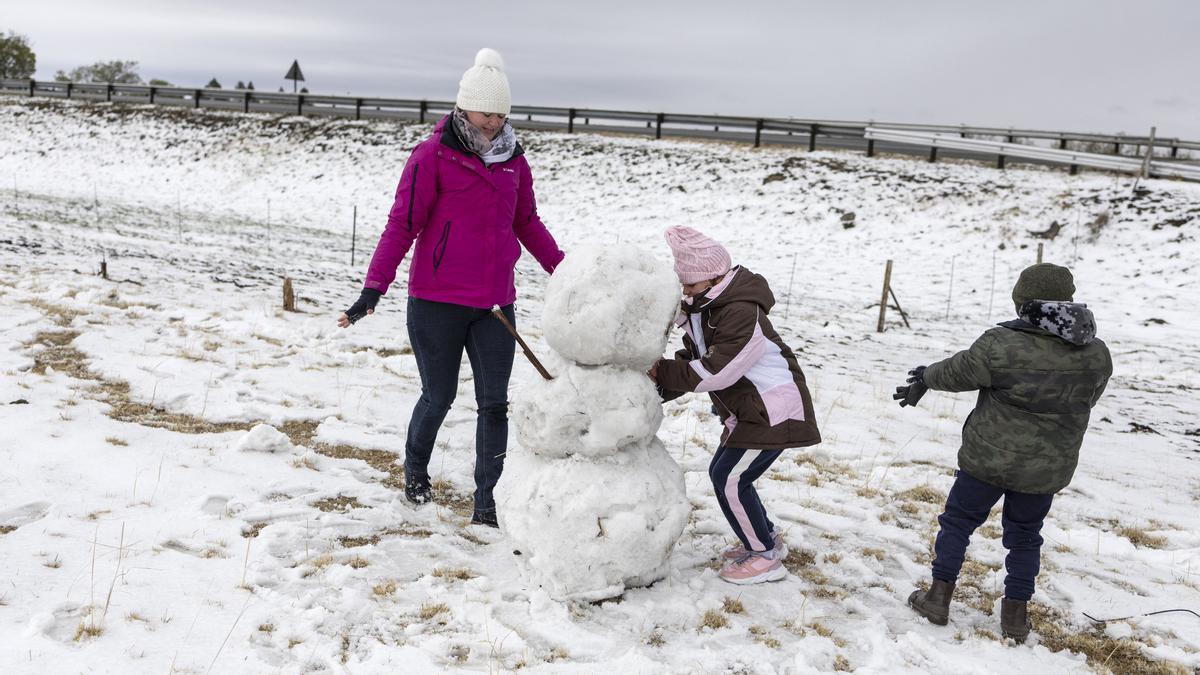 Una inusual tormenta de nieve colapsa Sudáfrica y provoca dos muertes por hipotermia