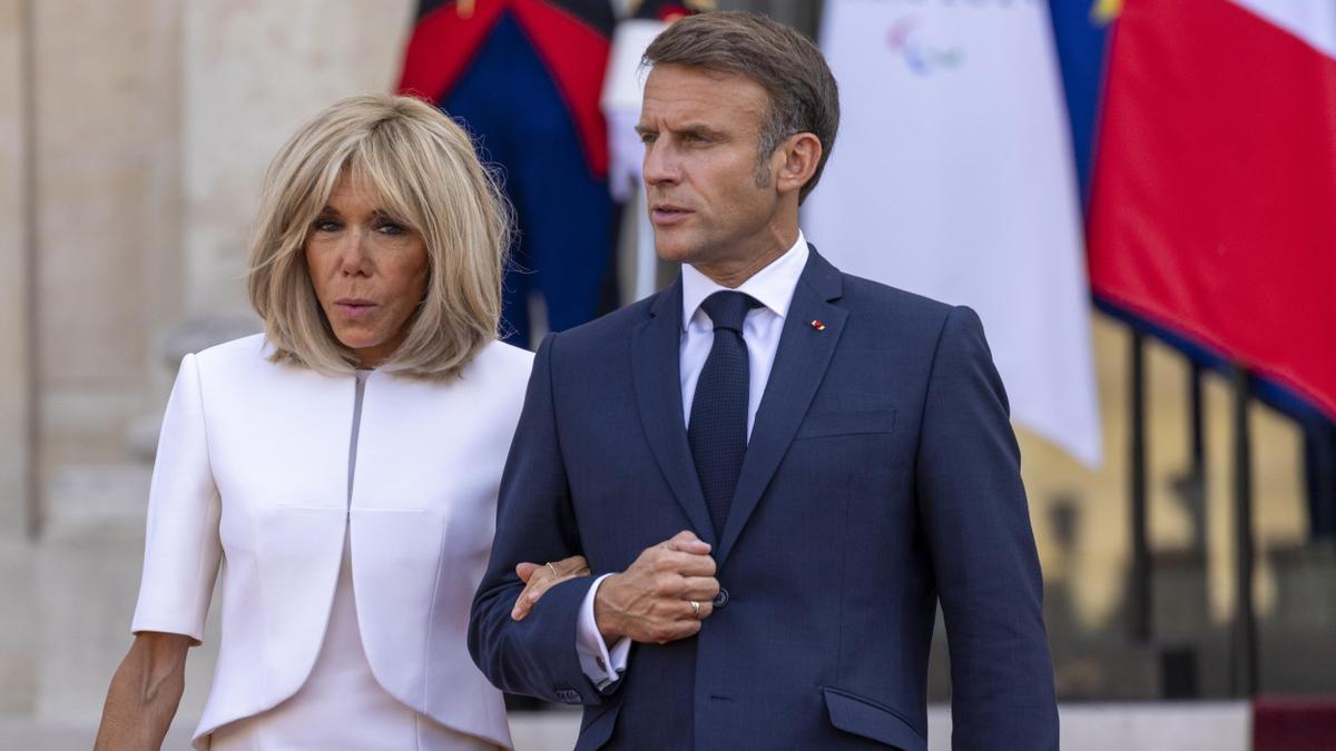 Condenadas dos mujeres a pagar 8.000 euros a Brigitte Macron por difundir el bulo de que era transexual