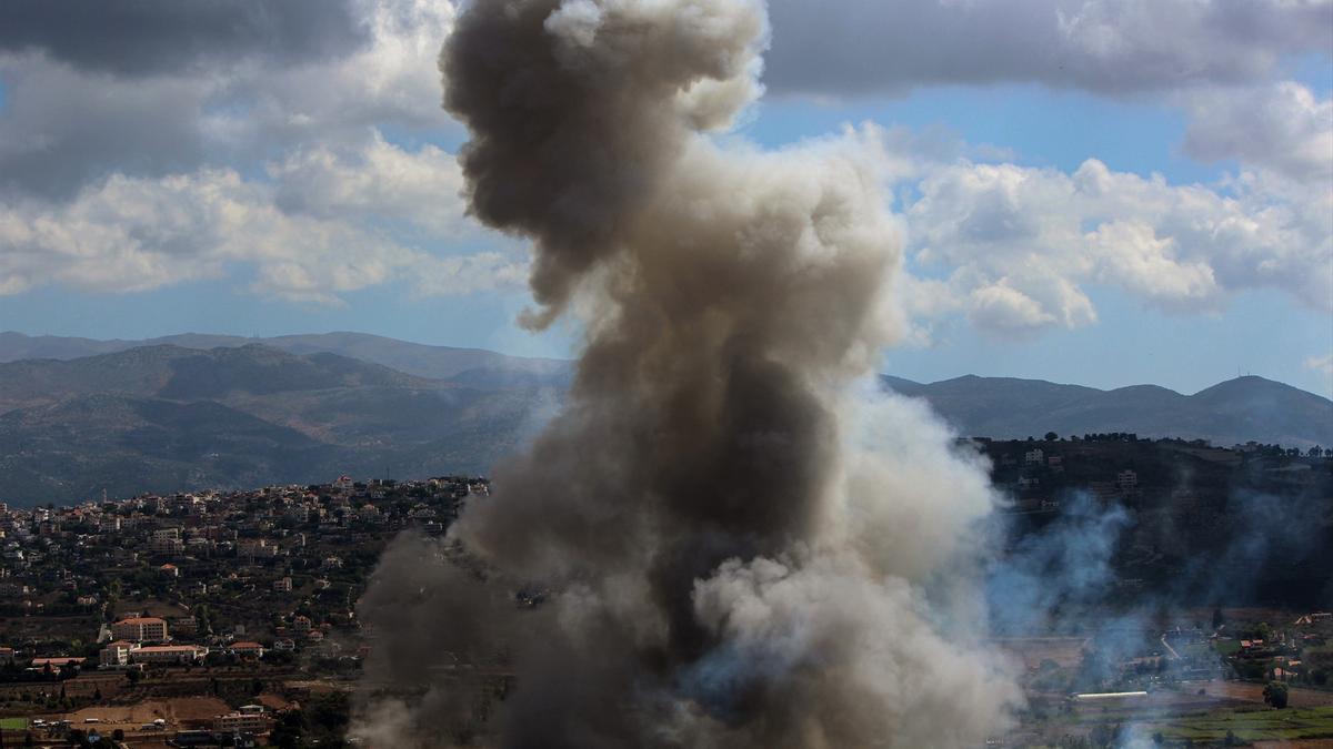 Israel bombardea Líbano por tercer día consecutivo y Hizbulá responde con decenas de cohetes