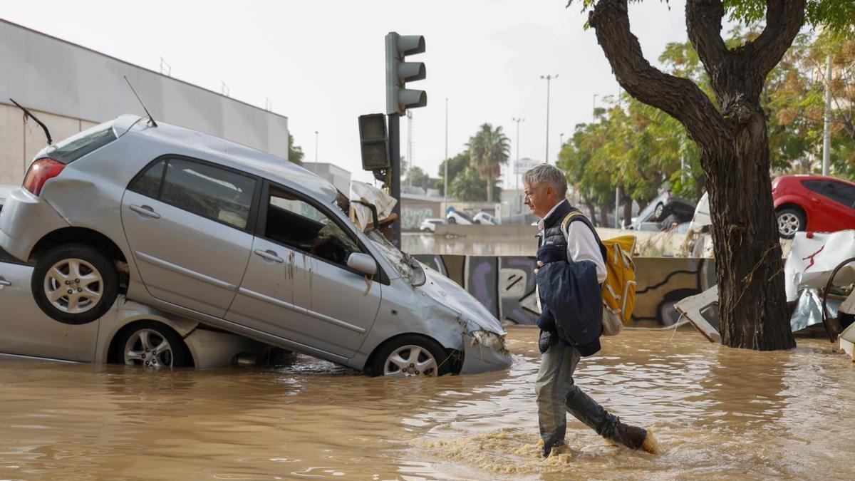 Más de 155.000 personas sin luz por la DANA en Valencia