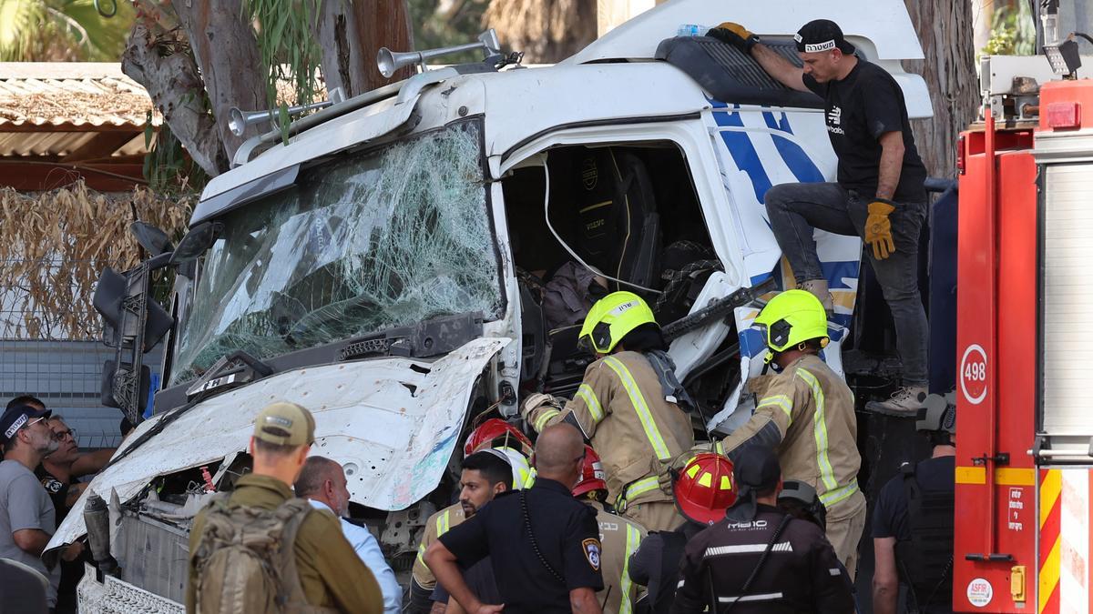 Al menos 16 heridos tras la embestida de un camión contra una parada de autobús en Tel Aviv