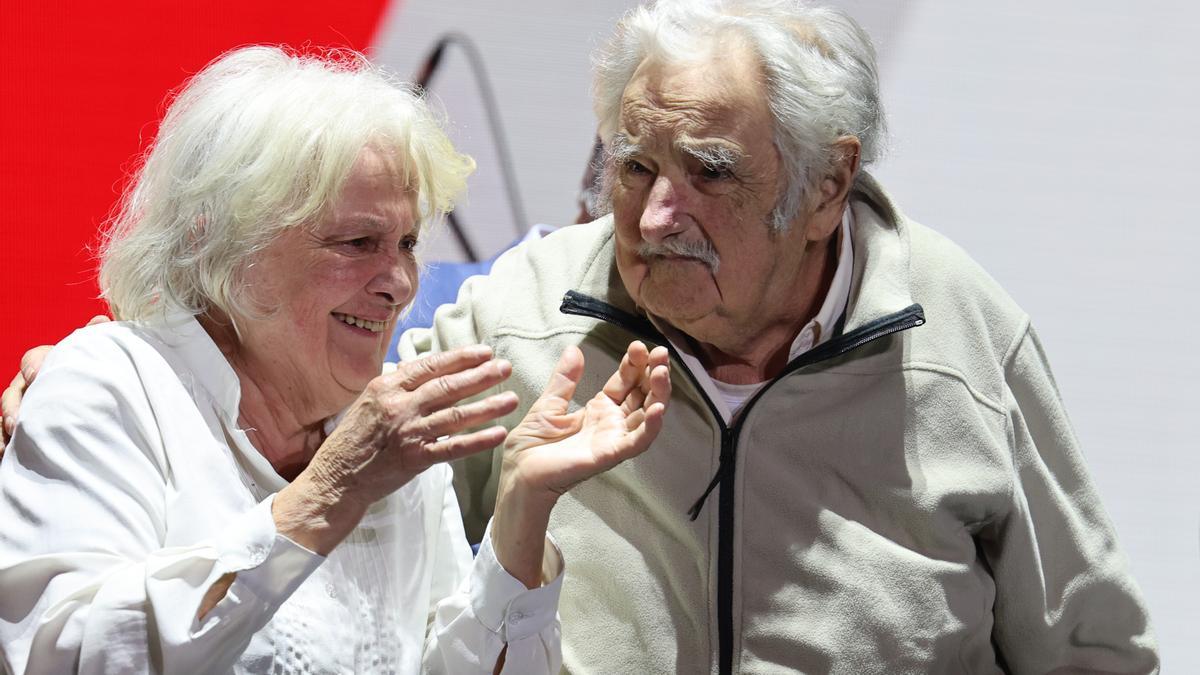 Pepe Mujica interviene por sorpresa en el cierre de campaña de su partido: 