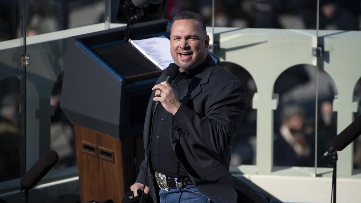 Una maquilladora denuncia al cantante de country Garth Brooks por agresión sexual