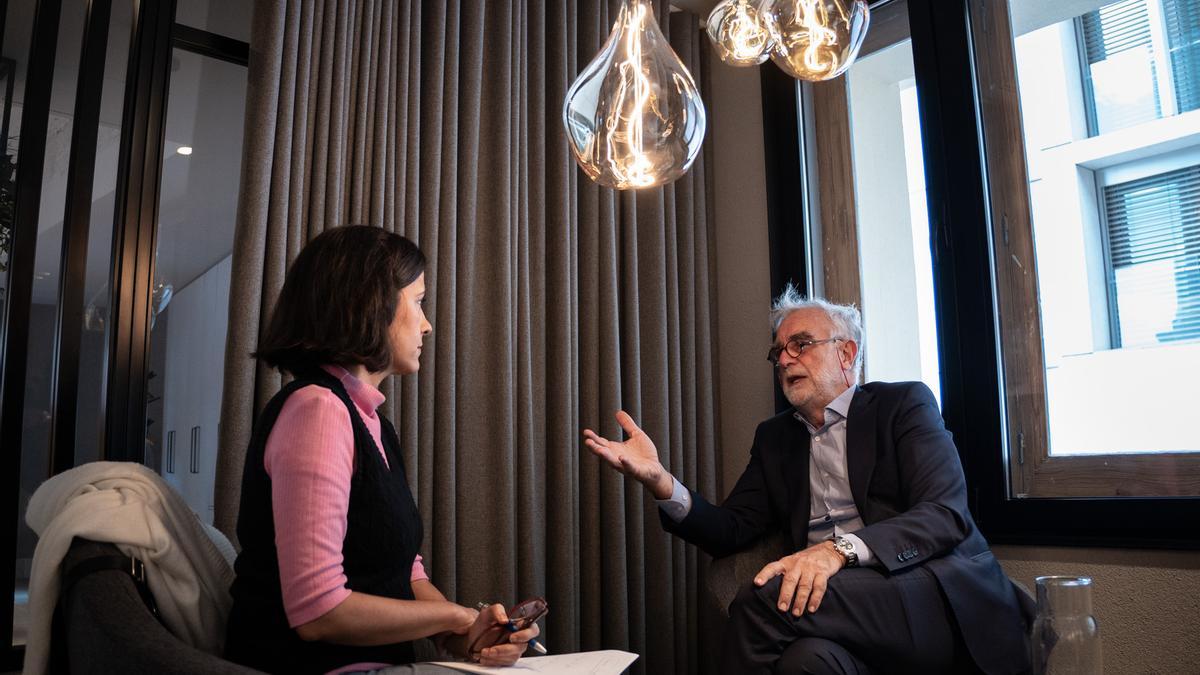 Moreno Ocampo, durante la entrevista en la redacción de elDiario.es