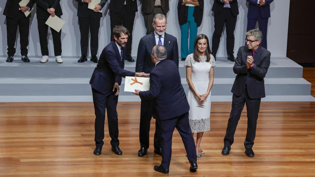 El sector taurino pide el cese de Urtasun por no aplaudir al Premio Nacional de Tauromaquia