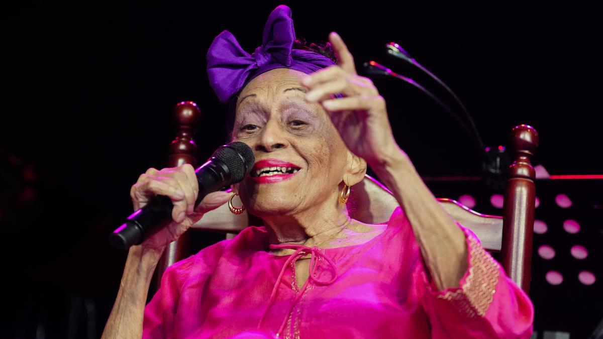 Omara Portuondo anuncia su retirada de los escenarios tras tener que abandonar un concierto en Barcelona