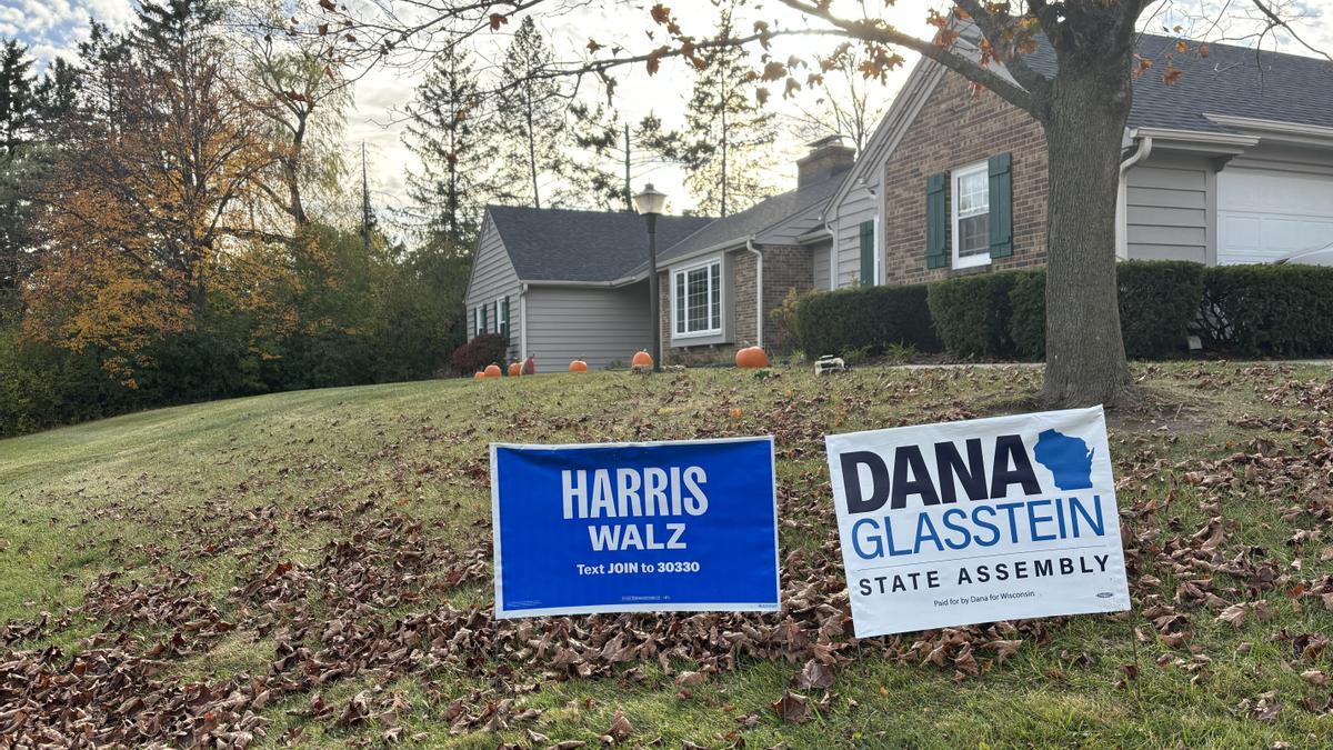 Pancartas electorales en Mequon, Wisconsin.