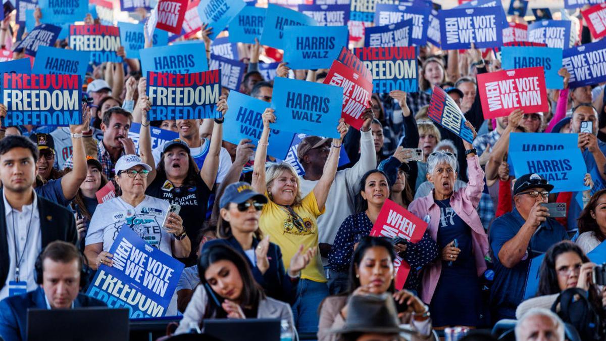 Seguidores de Kamala Harris en un mitin en Phoenix, Arizona, el 31 de octubre.